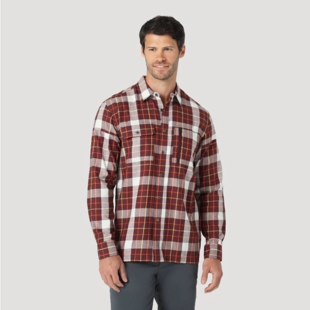 Wrangler Men's Regular Fit AT Plaid Long Sleeve Button-Down Shirt - Red/…